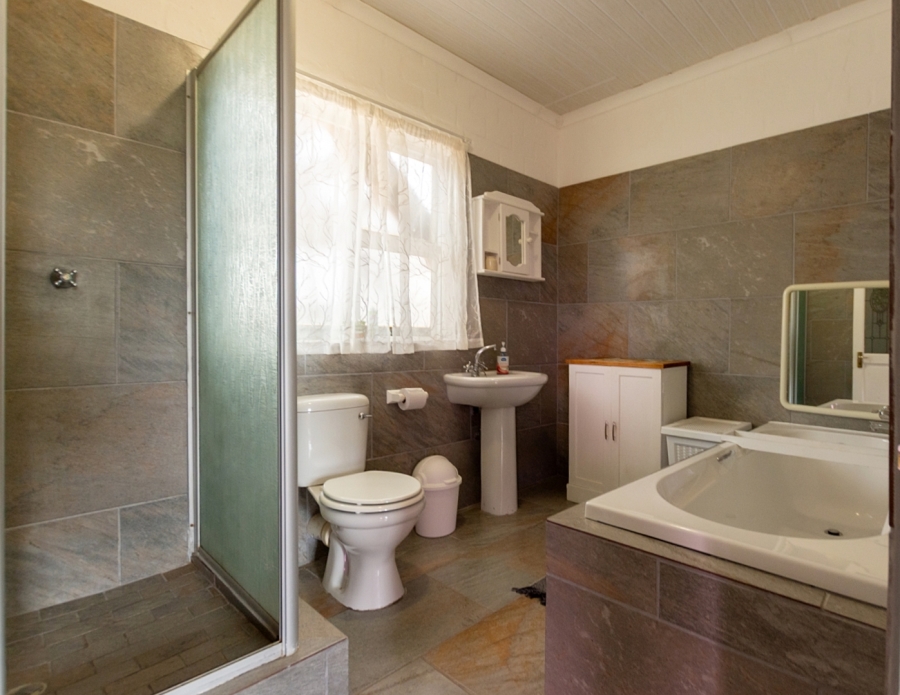 5 Bedroom Property for Sale in Britannia Bay Western Cape
